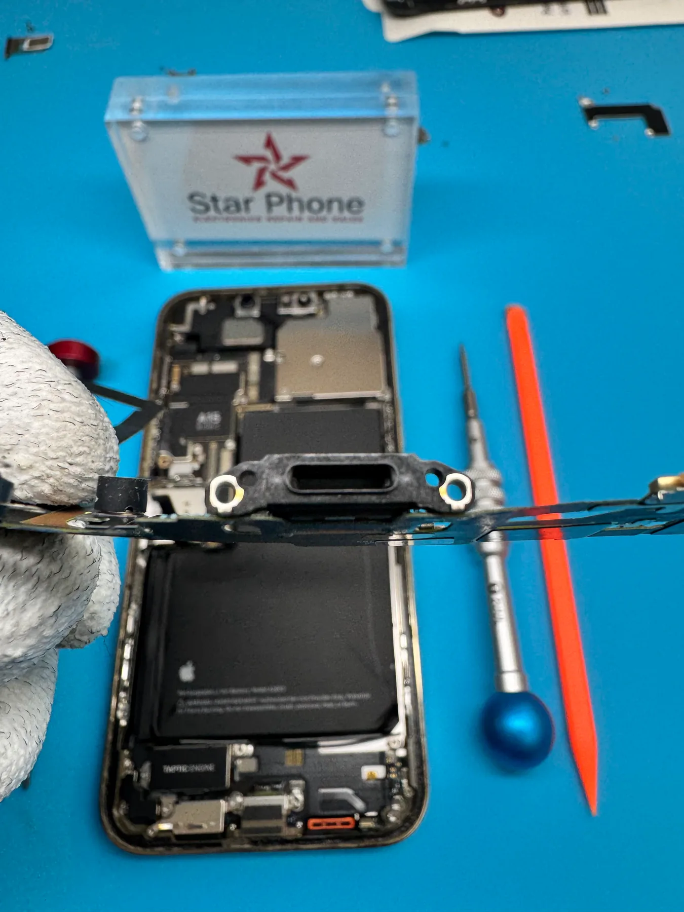 iPhone Charging Port Repair service at Star Phone Fix in Hialeah